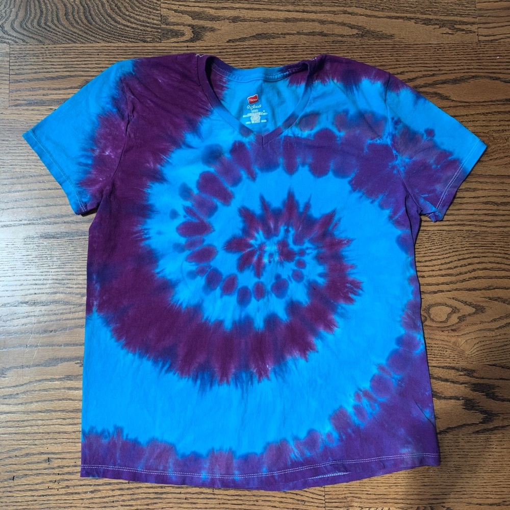 Tie dye v-neck